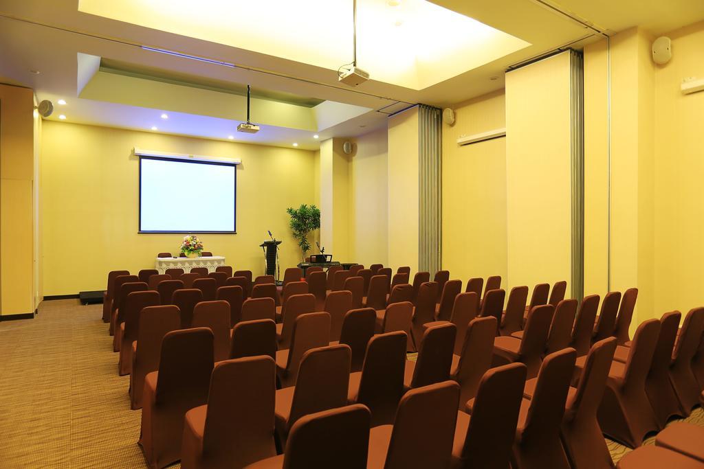 Cipta Hotel Pancoran Jakarta Exterior photo
