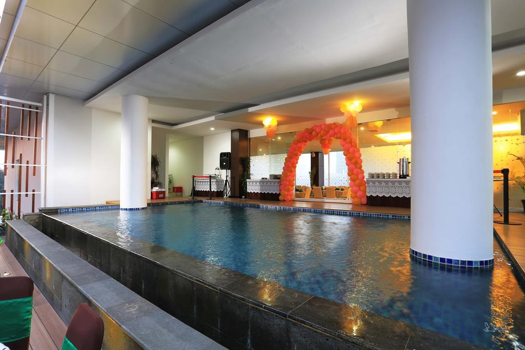 Cipta Hotel Pancoran Jakarta Exterior photo