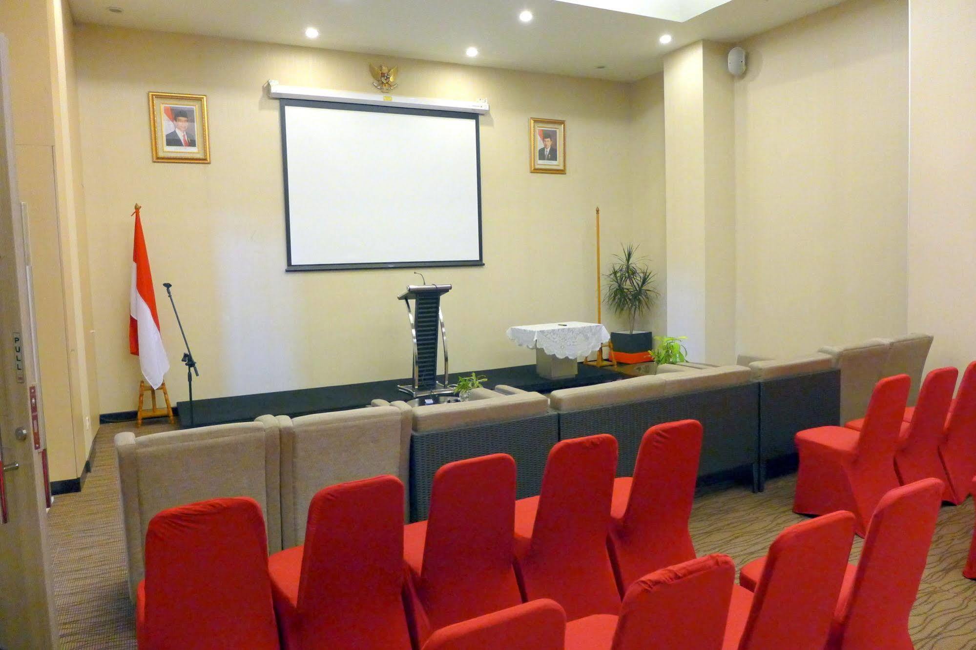 Cipta Hotel Pancoran Jakarta Exterior photo