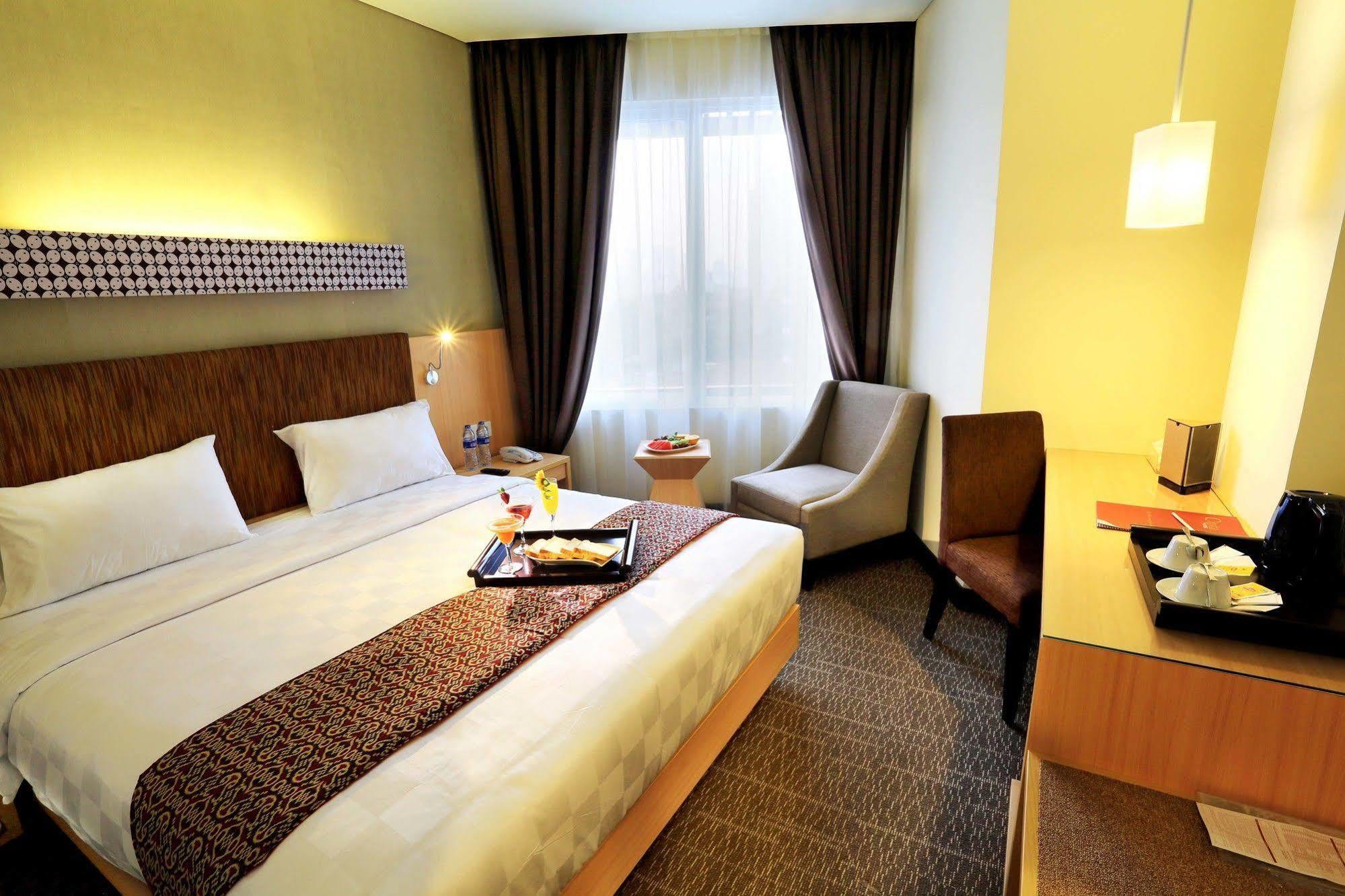 Cipta Hotel Pancoran Jakarta Exterior photo