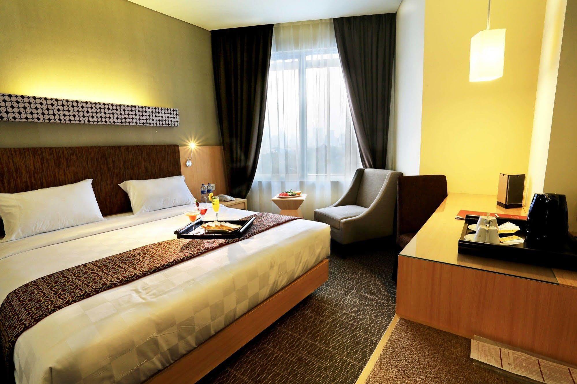 Cipta Hotel Pancoran Jakarta Exterior photo