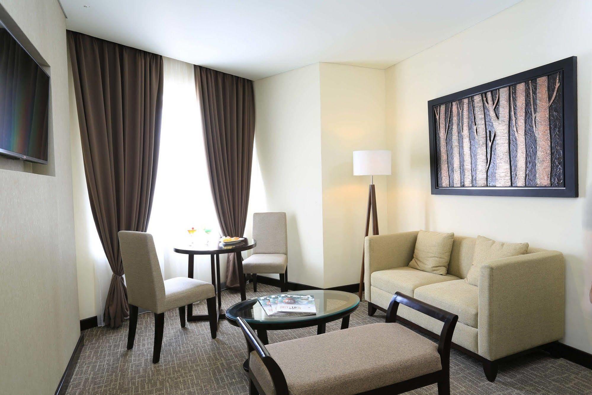 Cipta Hotel Pancoran Jakarta Exterior photo