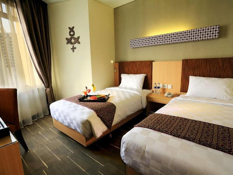 Cipta Hotel Pancoran Jakarta Exterior photo