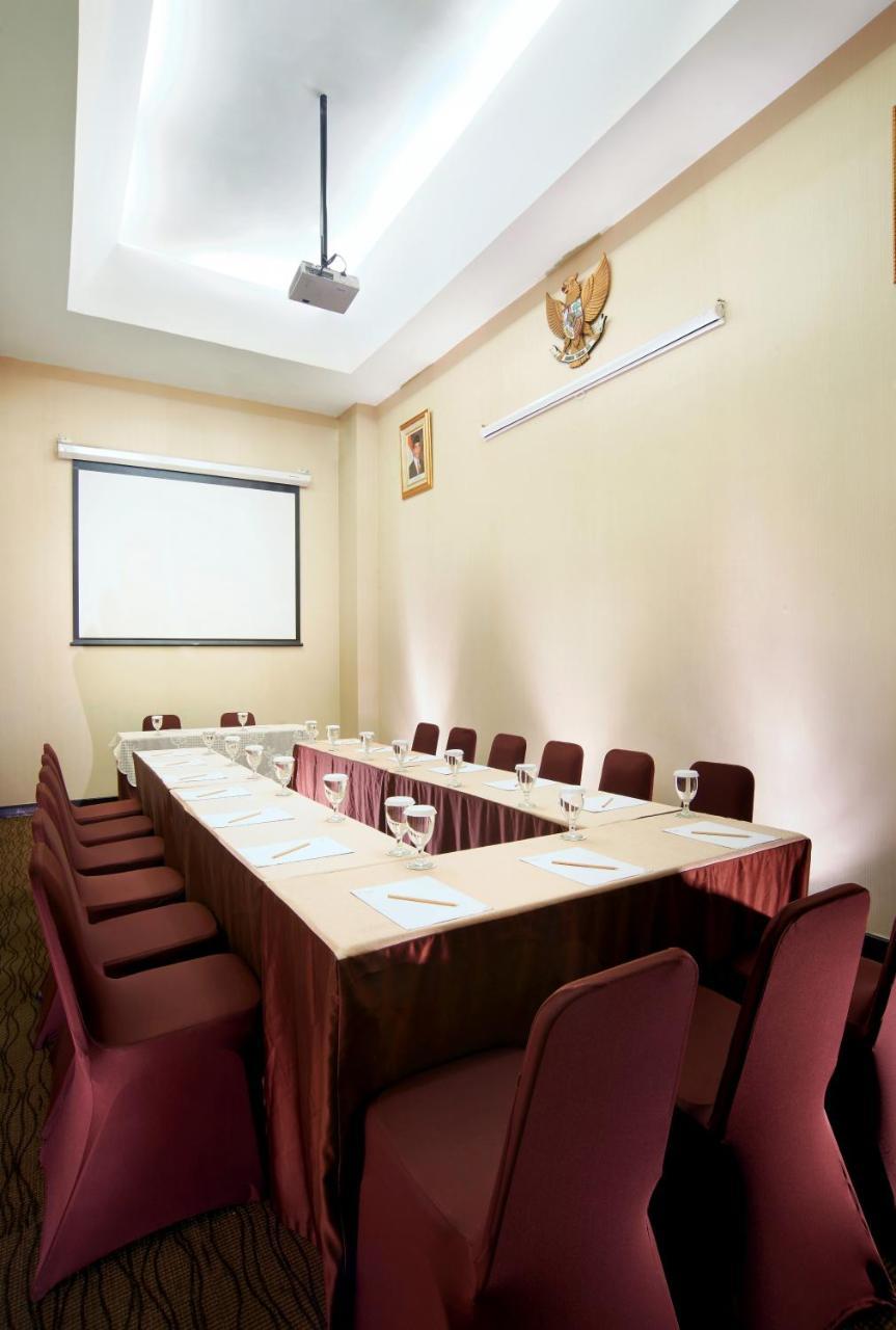 Cipta Hotel Pancoran Jakarta Exterior photo