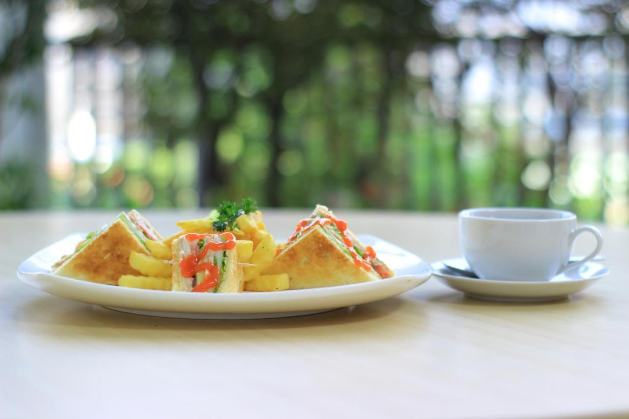 Cipta Hotel Pancoran Jakarta Exterior photo